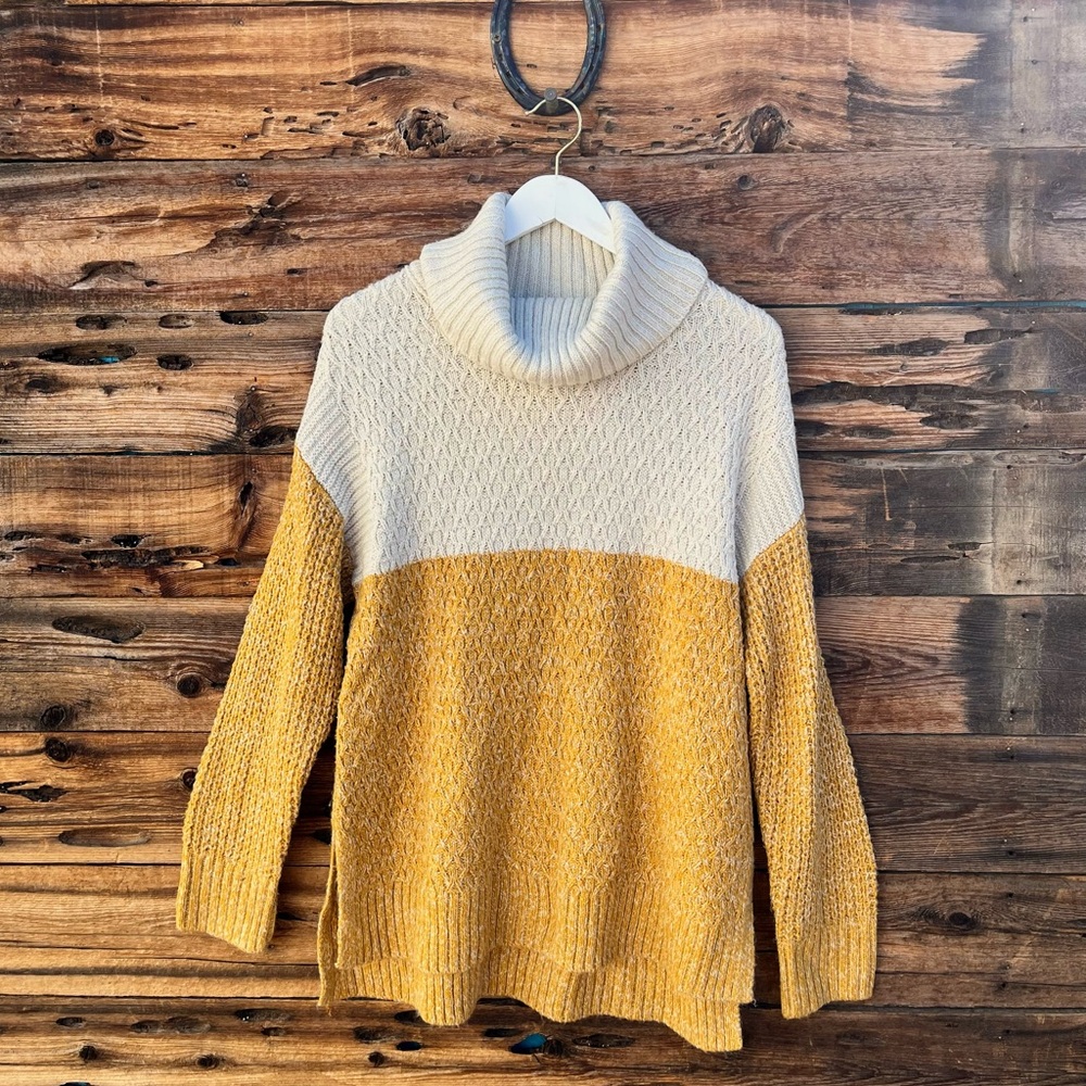 UNIVERSAL THREAD | Off White Mustard Colorblock Cowl Neck Sweater L